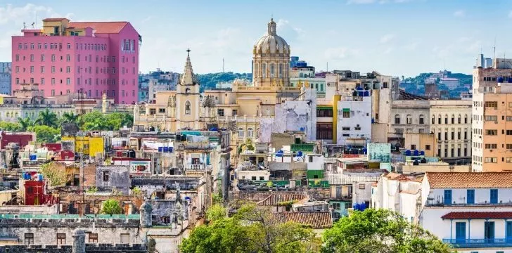 Изображение горизонта с красочной Гаваной