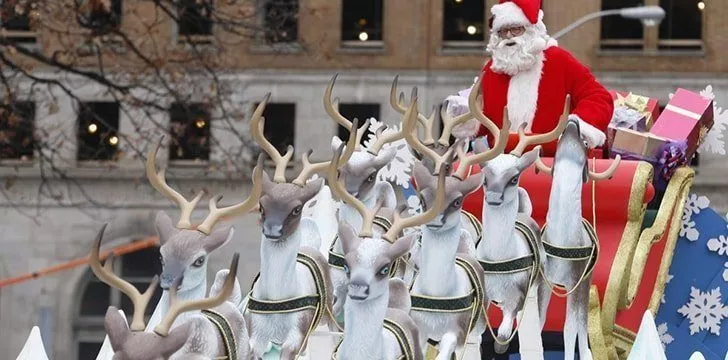 Предшественником 'черной пятницы' были парады Санта-Клаусов