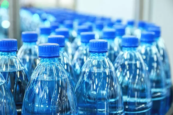 Сроки годности на бутилированной воде не имеют к ней никакого отношения