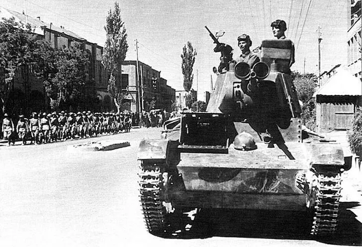 Во время Второй мировой войны Великобритания и Советский Союз начали совместное вторжение в нейтральный Иран