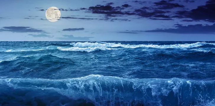 Луна управляет приливами и отливами