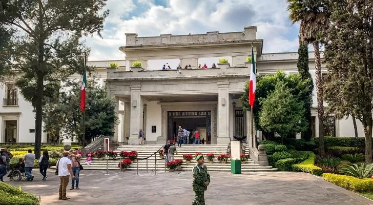 Президентский дворец Мексики в 14 раз больше Белого дома и впервые начал принимать посетителей в 2018 году