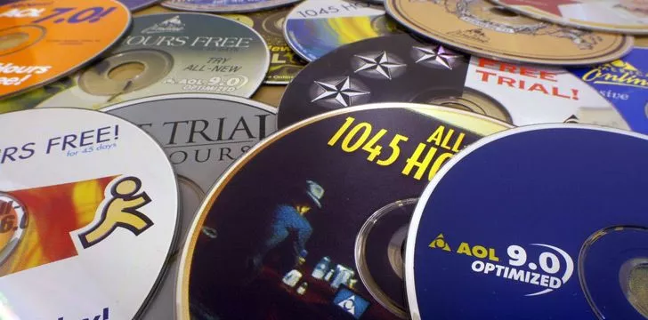 В 1950-х годах половина всех компакт-дисков в мире была сделана для регистрационных дисков AOL