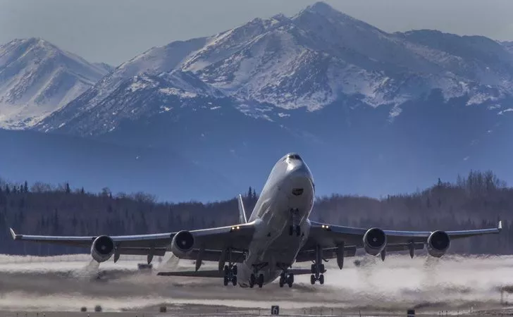 В Анкоридже, штат Аляска, находится четвертый по загруженности грузовой аэропорт в мире