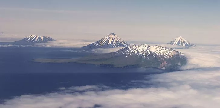 На Аляске насчитывается более 130 действующих вулканов