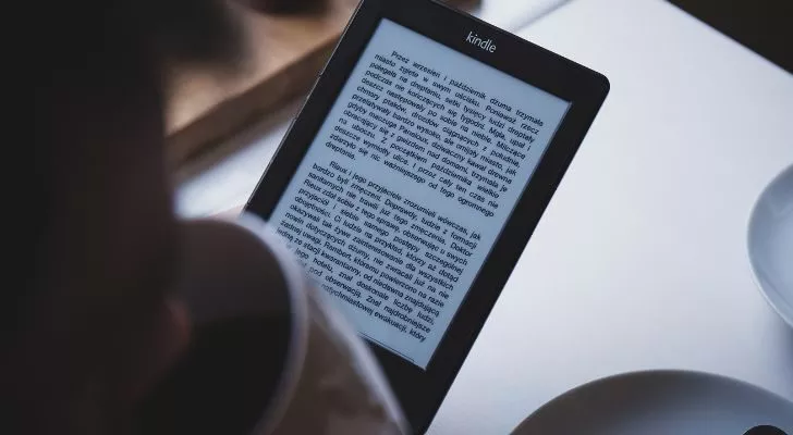 Кто-то читает с электронной читалки Amazon Kindle