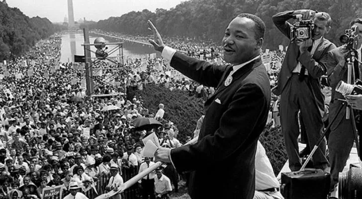Мартин Лютер Кинг-младший на митинге
