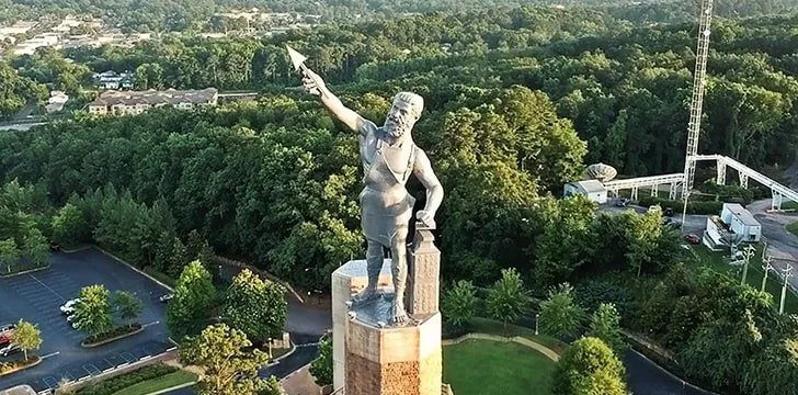 В Алабаме находится самая большая чугунная статуя в мире