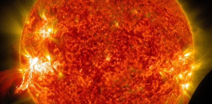 Солнечные пятна на поверхности Солнца