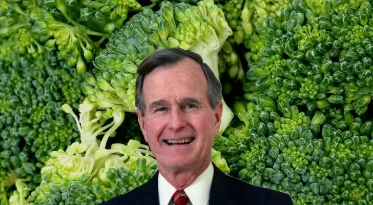 Джордж Буш-старший с большим количеством брокколи за спиной
