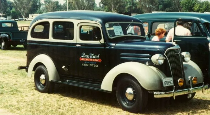 Chevrolet Suburban Carryall 1937 года выпуска