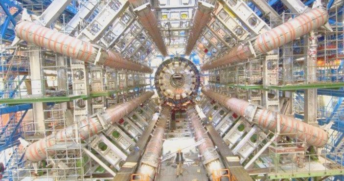 В ЦЕРНе наблюдаются интересные физические аномалии